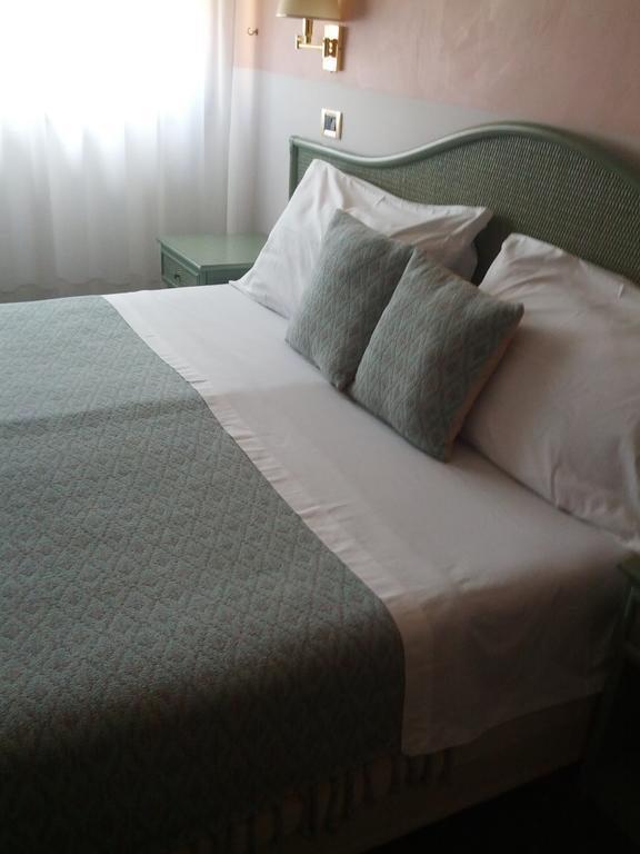 Hotel Villa Tiziana Lido di Venezia Bagian luar foto