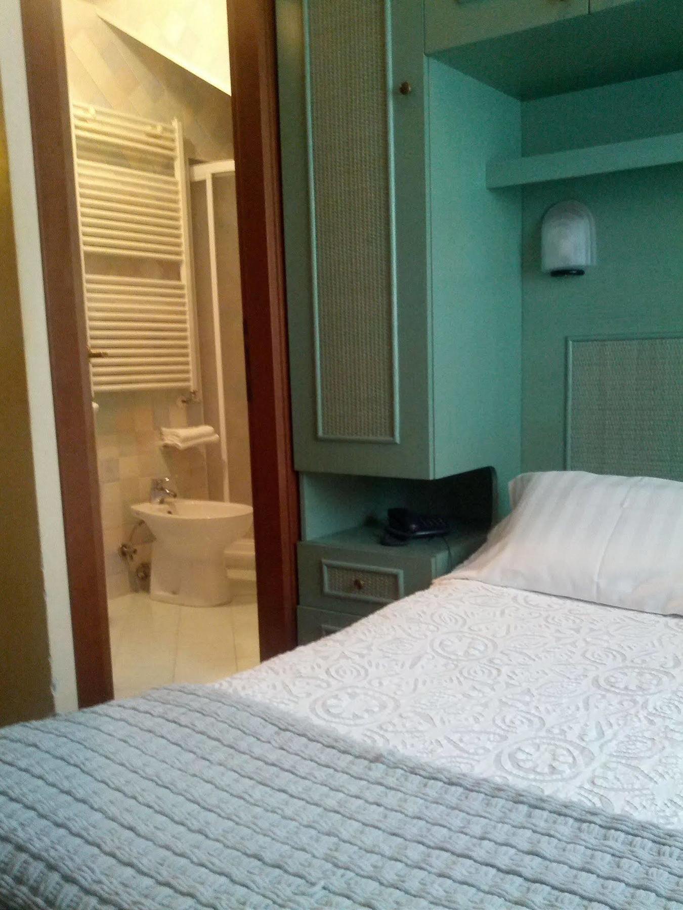Hotel Villa Tiziana Lido di Venezia Bagian luar foto