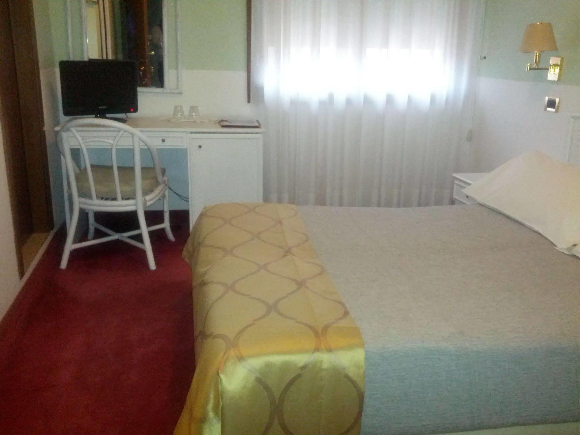 Hotel Villa Tiziana Lido di Venezia Bagian luar foto