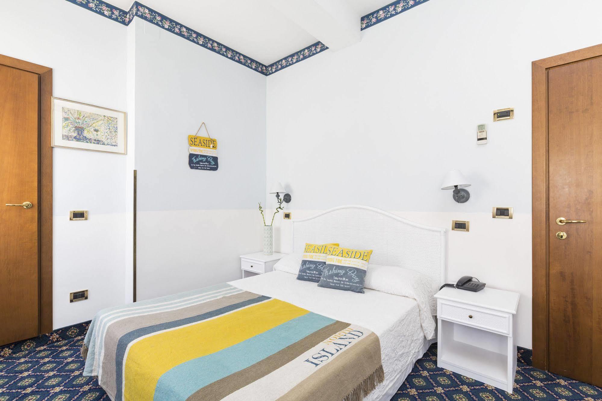 Hotel Villa Tiziana Lido di Venezia Bagian luar foto