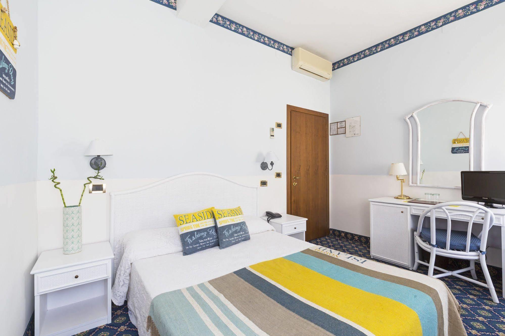 Hotel Villa Tiziana Lido di Venezia Bagian luar foto